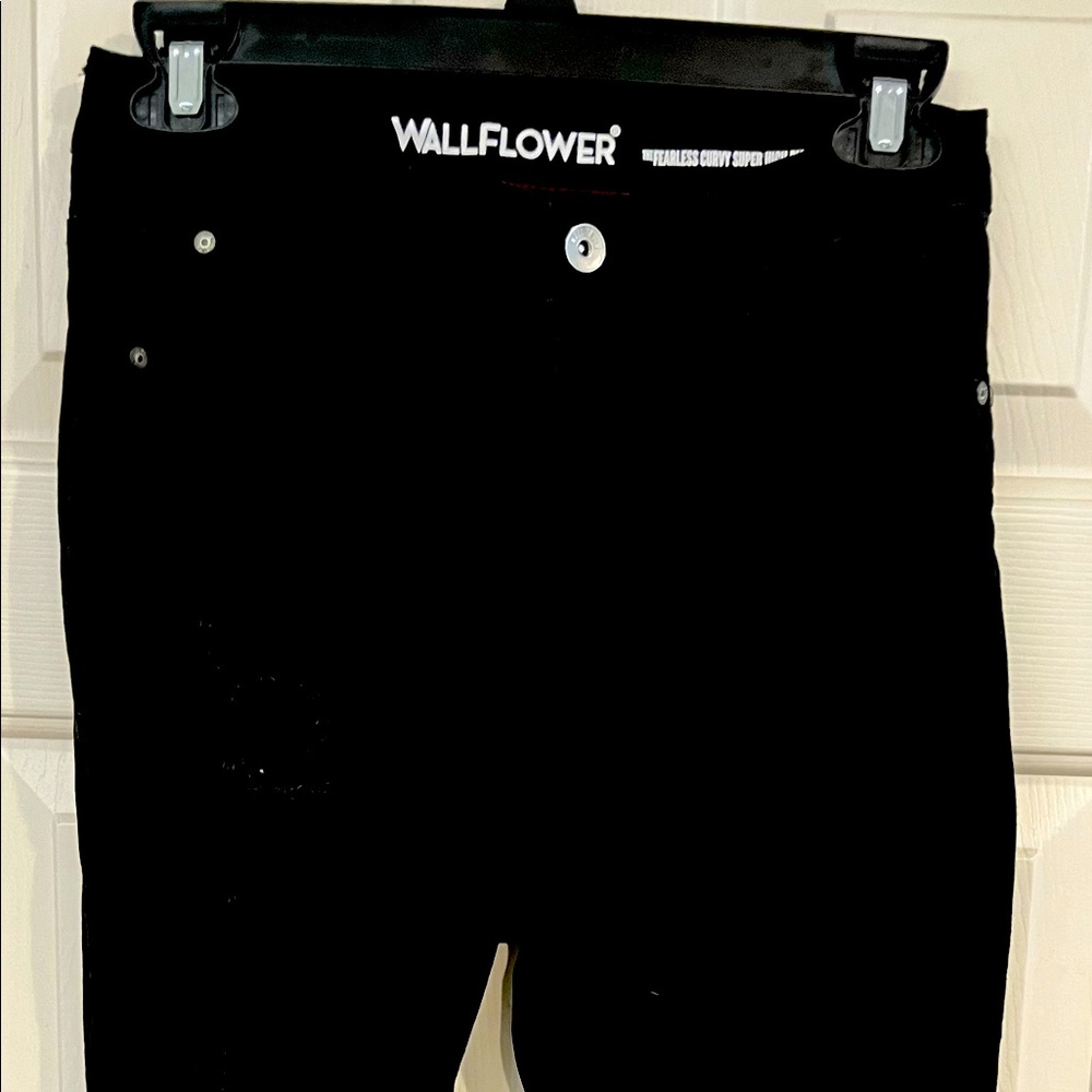 Wallflower Curvy Super High Rise jeans